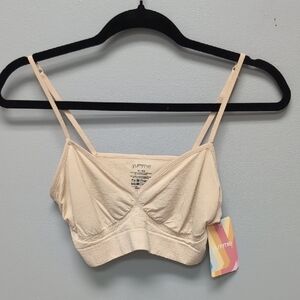 NWT Yummie Audrey Seamless Bra In Frappe. Size M/L
